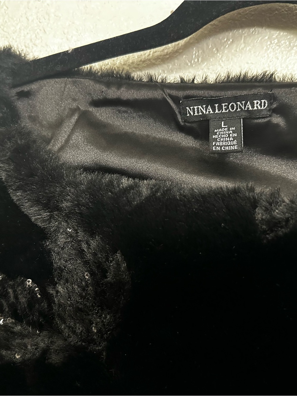 Nina Leonard Black Faux Fur Cropped Jacket with Brooch - Picture 2 of 10